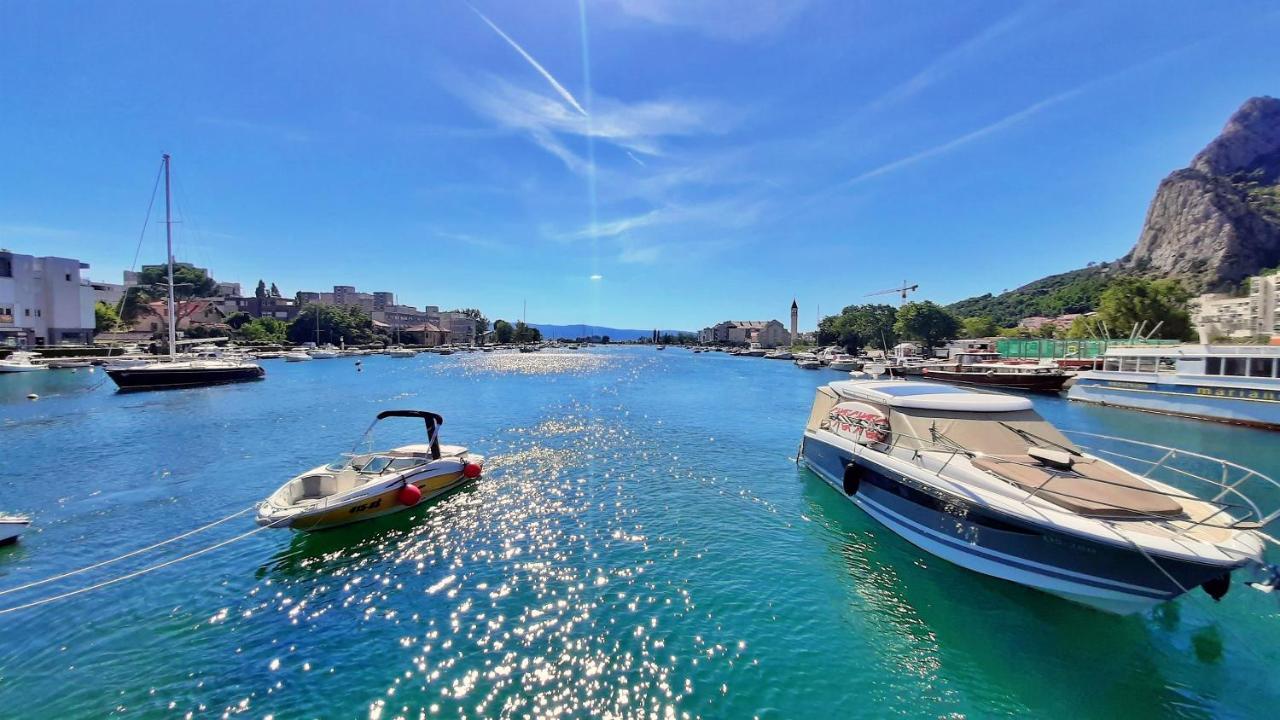 Apartment Anita Omiš Екстериор снимка