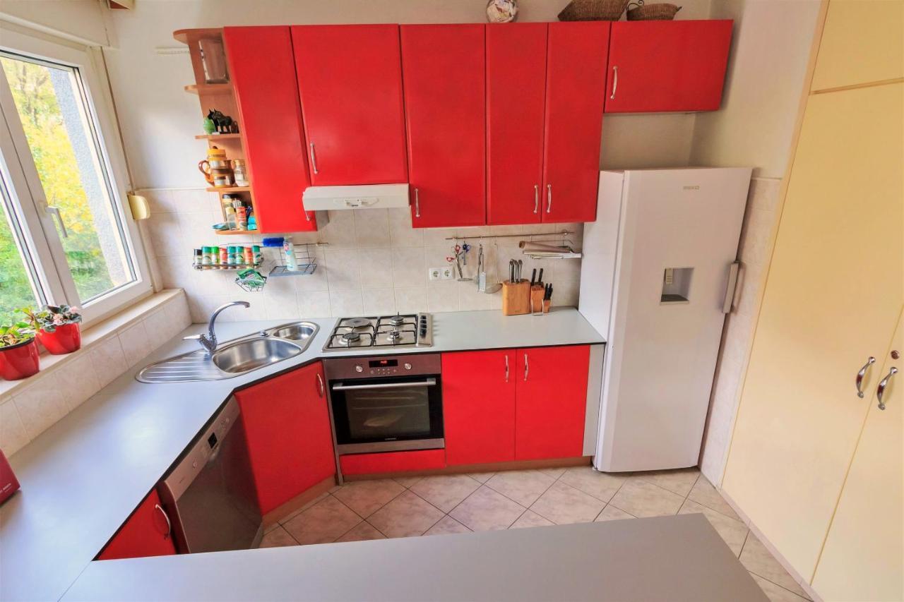 Apartment Anita Omiš Екстериор снимка