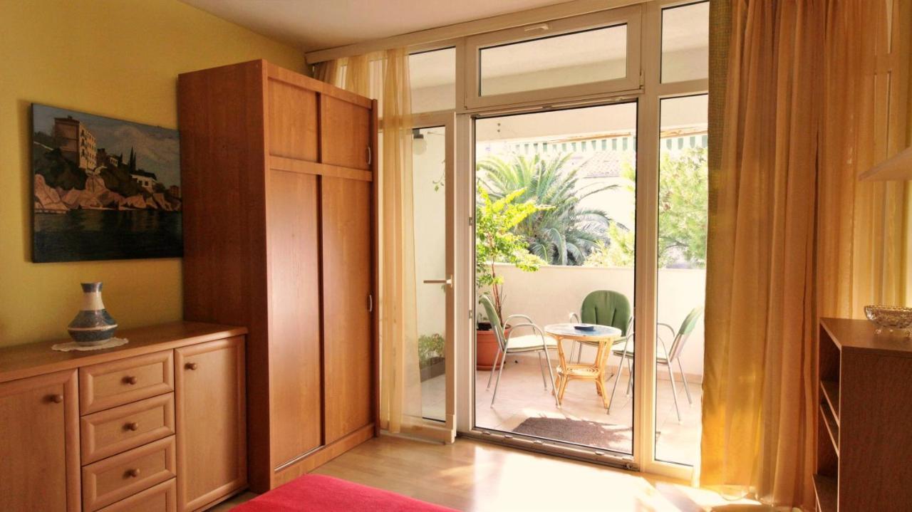Apartment Anita Omiš Екстериор снимка