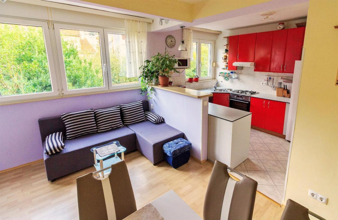 Apartment Anita Omiš Екстериор снимка