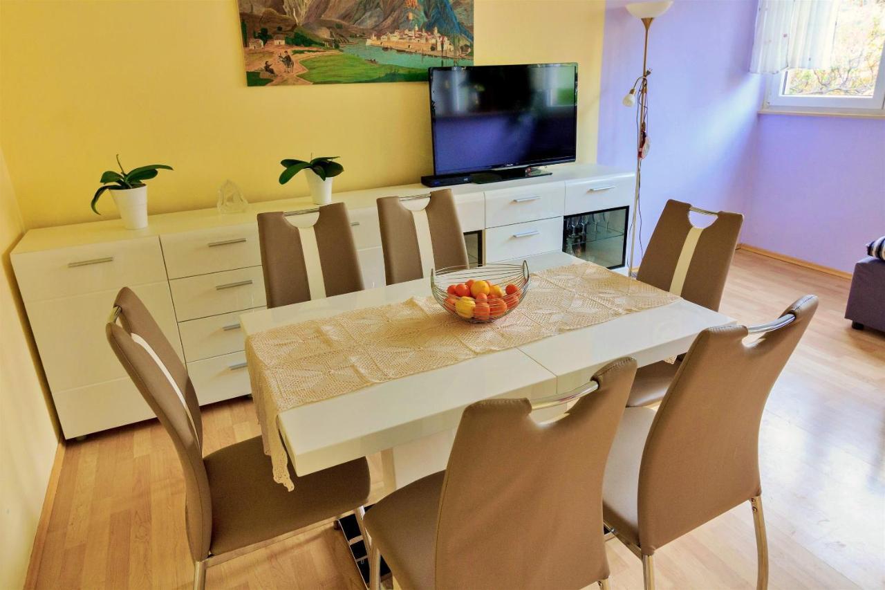 Apartment Anita Omiš Екстериор снимка