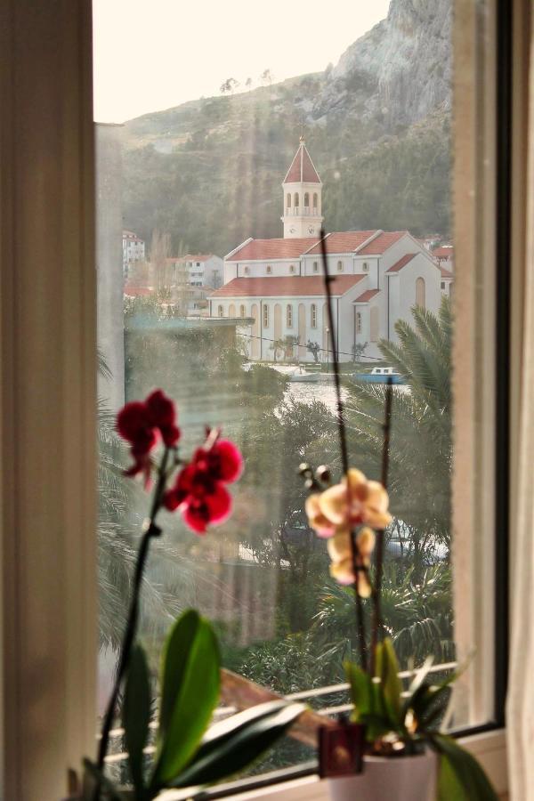 Apartment Anita Omiš Екстериор снимка