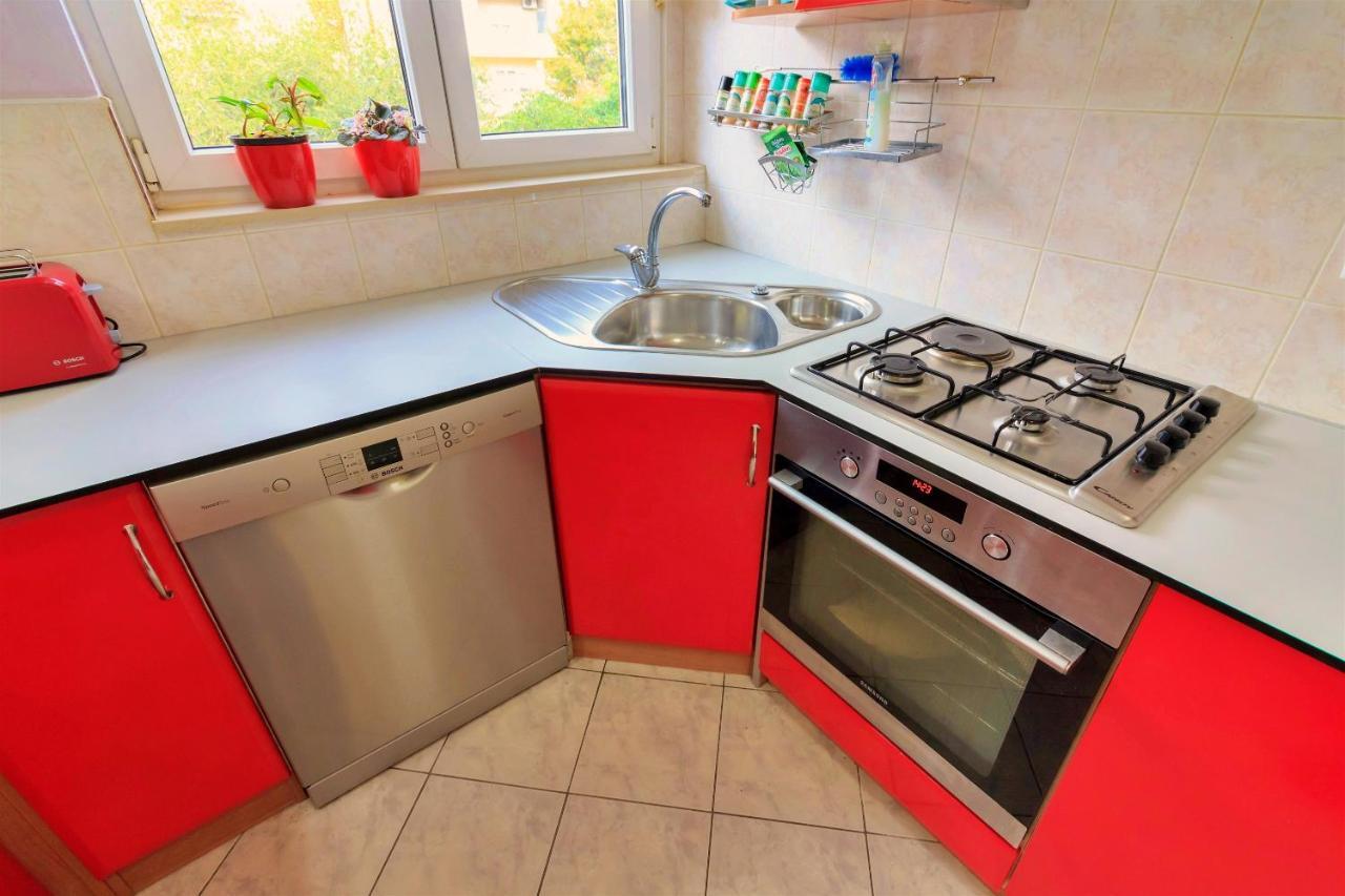 Apartment Anita Omiš Екстериор снимка