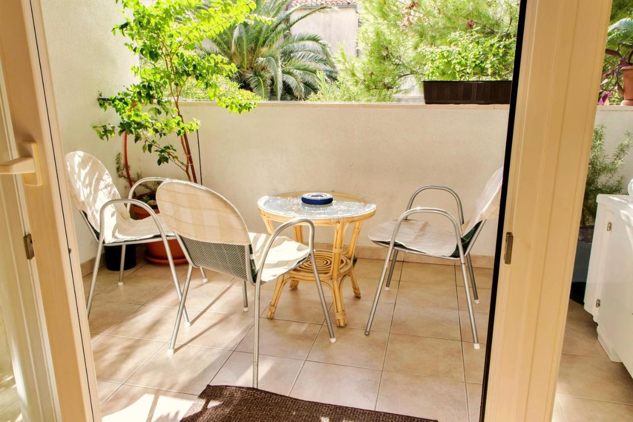 Apartment Anita Omiš Екстериор снимка