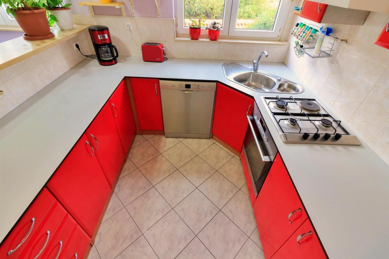 Apartment Anita Omiš Екстериор снимка