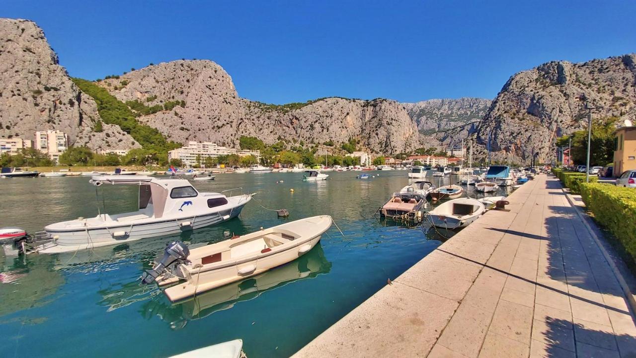 Apartment Anita Omiš Екстериор снимка